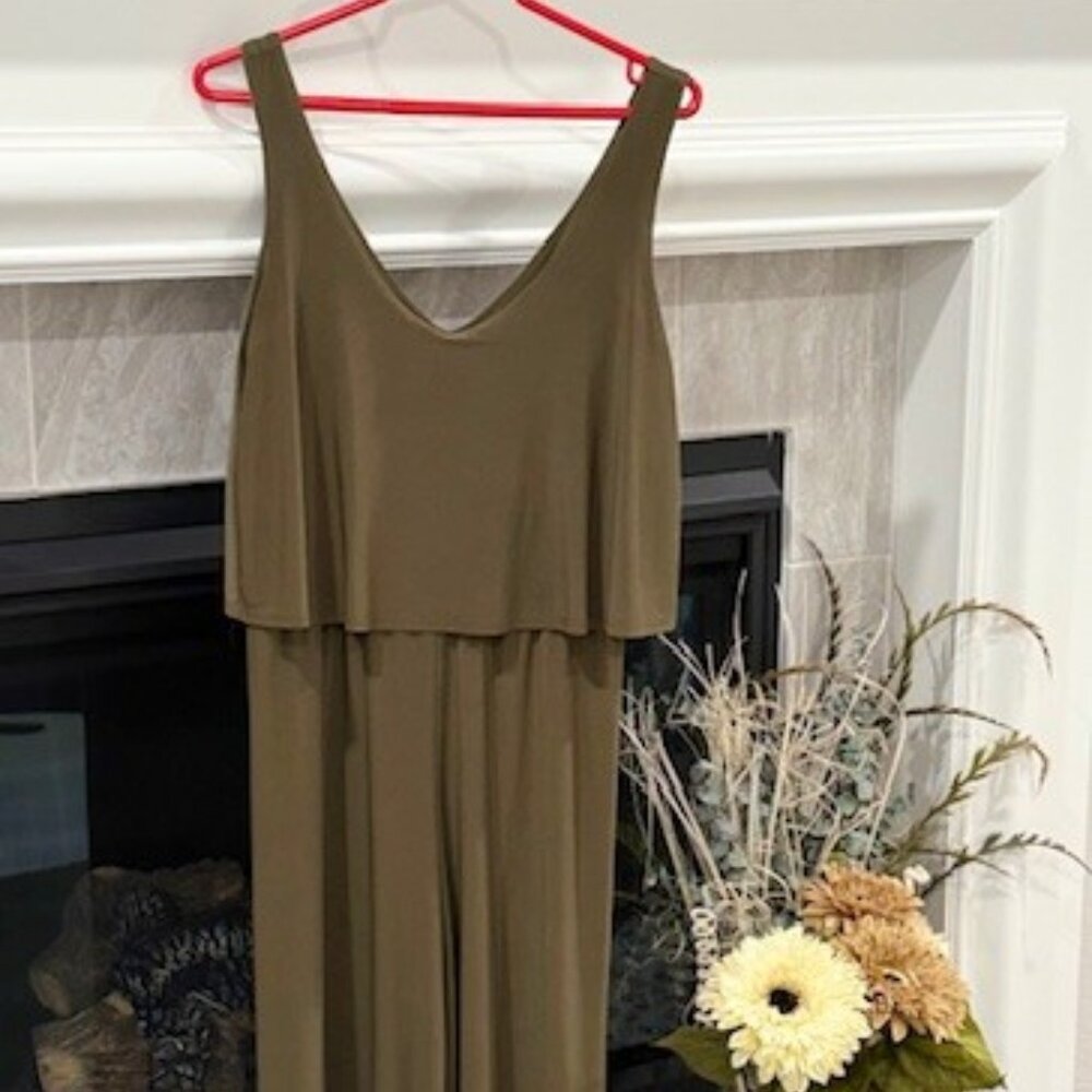 ANNALEE + HOPE Olive Green Sleeveless V-Neck Jumpsuit